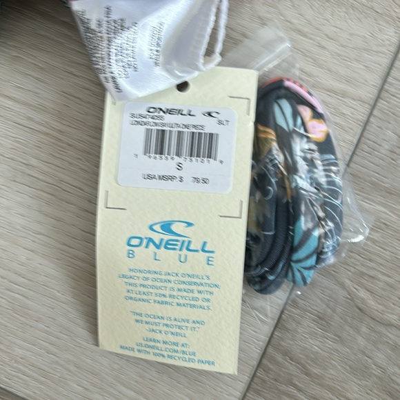 O’Neill Swimsuit (Brand New, Tags On) - Picture 4 of 6